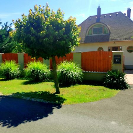 House4U Villa Balatonszárszó Eksteriør bilde