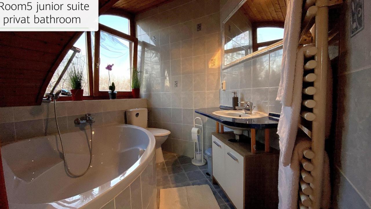 House4U Villa Balatonszárszó Eksteriør bilde