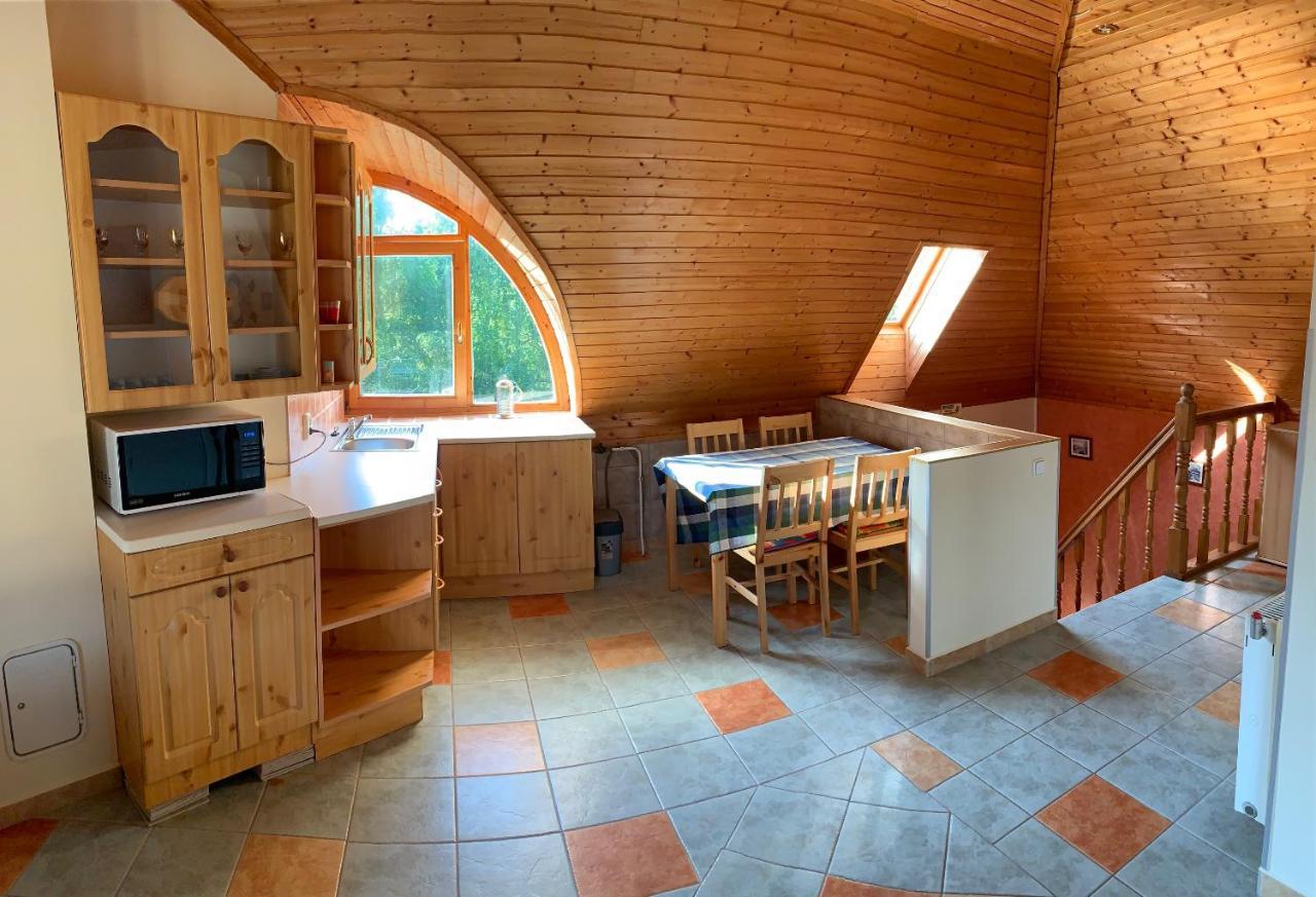 House4U Villa Balatonszárszó Eksteriør bilde