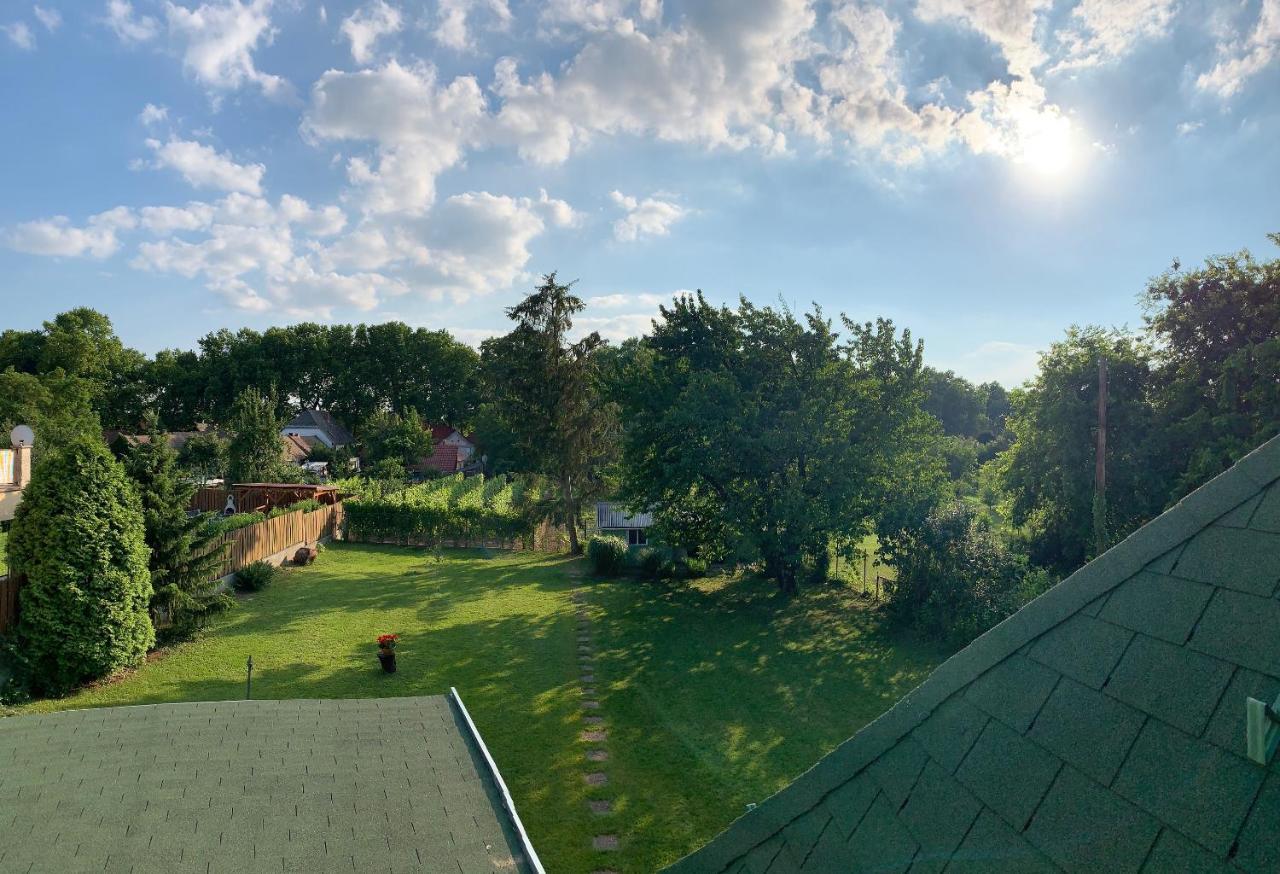 House4U Villa Balatonszárszó Eksteriør bilde