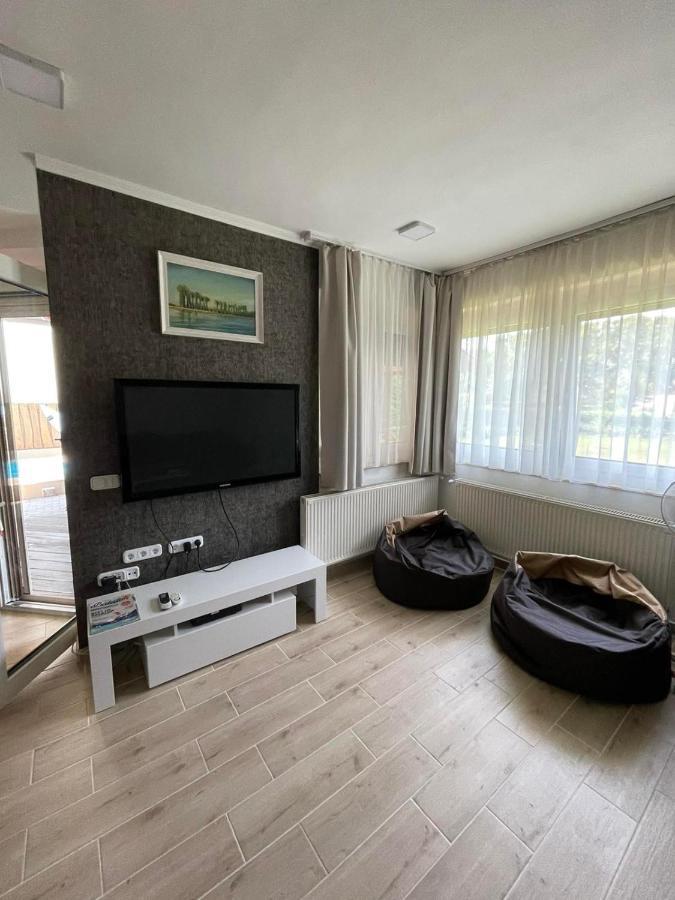 House4U Villa Balatonszárszó Eksteriør bilde