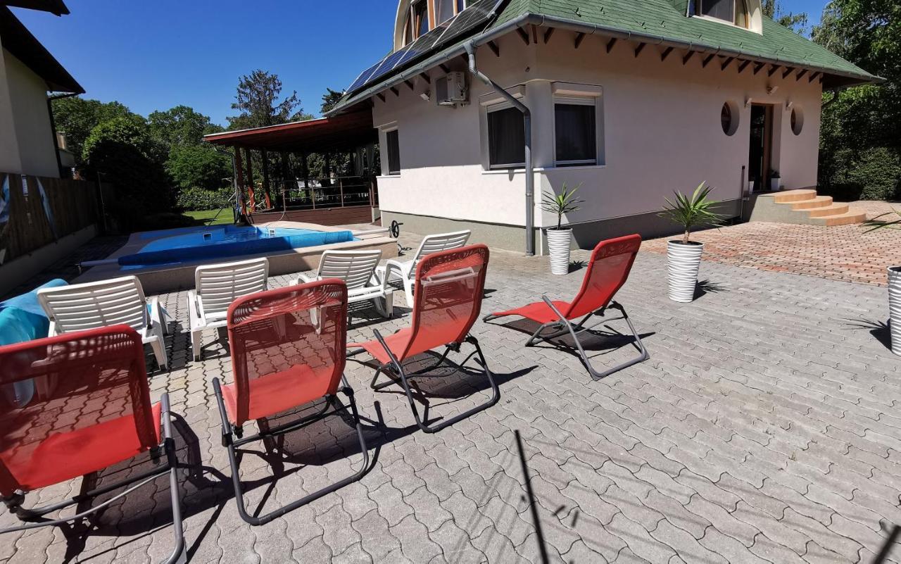 House4U Villa Balatonszárszó Eksteriør bilde